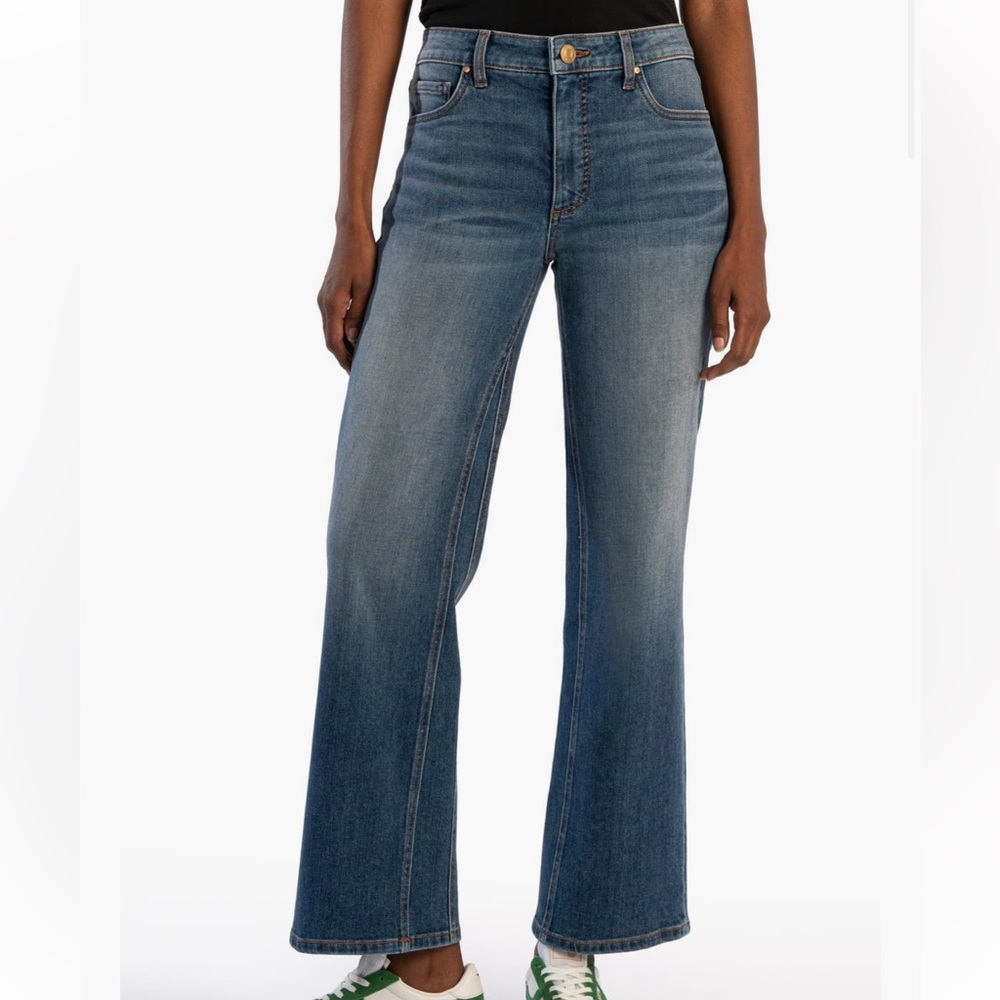 Kut from the cloth
Kelsey 
High waist ankle inset kick flare jeans
Miracle color